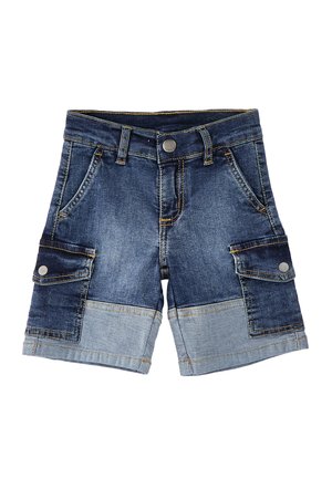 Dżinsowe szorty typu cargo z zapięciem na guziki, szlufkami na pasek, przednimi kieszeniami oraz klapowymi kieszeniami na udach, wykonane z dwutonowego niebieskiego denimu.