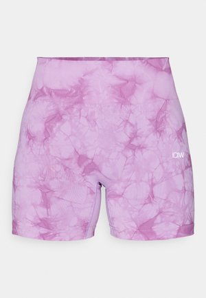 Lyse lilla tie-dye shorts med ribbet tekstur, med en "ICIW" logo på forsiden, designet med høy midje.