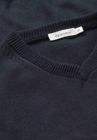 hessnatur V REGULAR  - Strickpullover - marine
