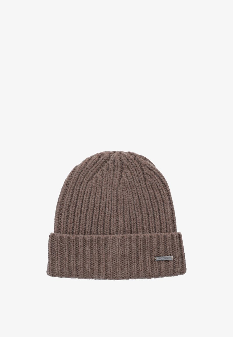 Dzianinowa brązowa czapka beanie o prążkowanej teksturze, z podwiniętym mankietem i metalowym znakiem marki z boku. Prosty i funkcjonalny design.