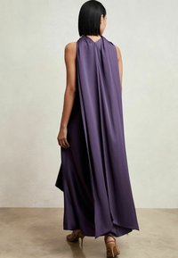 Reiss REGULAR FIT - MICHELLE TUCK-DETAIL MIDI - Proginė apranga - purple