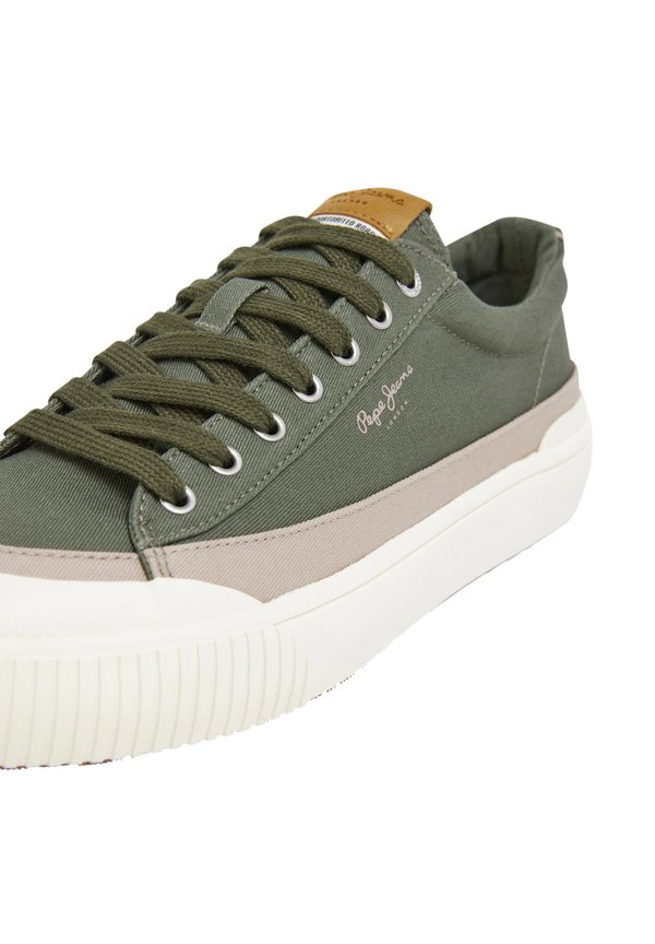 BEN WASH - Trainers2