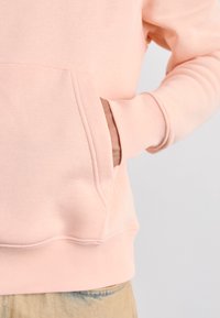 Nike Sportswear CLUB HOODIE - Majica s kapuljačom - washed coral