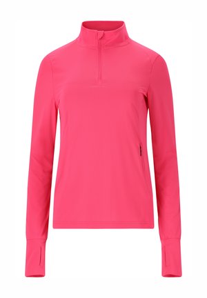 Roze langekoope top met een hoge kraag en een halve ritssluiting aan de voorkant. Heeft een lichtgewicht, gestructureerde stof en duimopeningen in de manchetten.