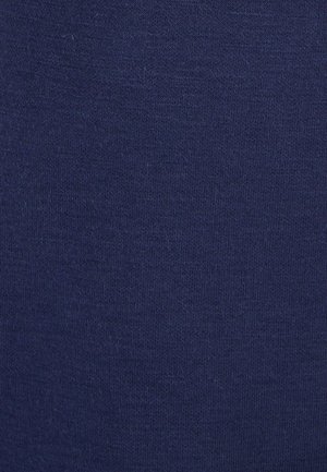 Marineblauwe katoenen stof met een gladde textuur, voorzien van een fijn gebreid patroon en een egaal oppervlak zonder zichtbare versieringen of hardware.