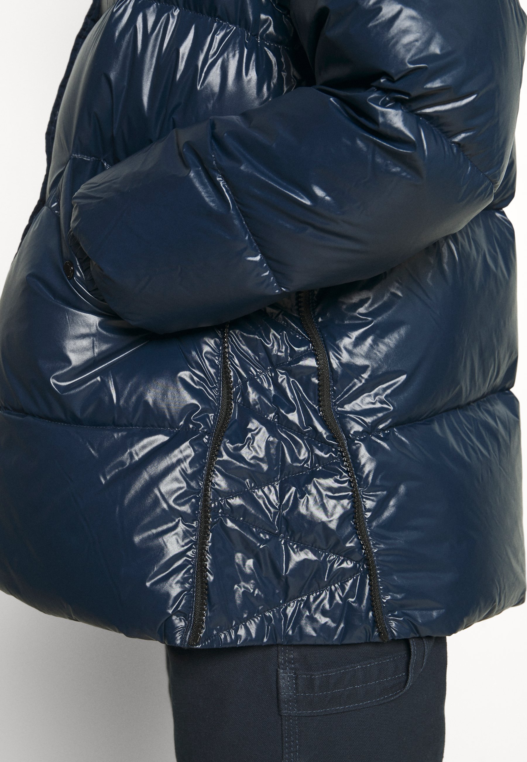 peak performance puffer jacket