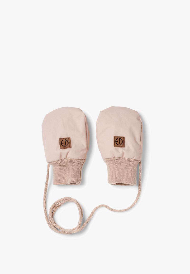 Vaaleanpunaiset kangaslapaset neulottuilla resoreilla, joissa on ruskea logo-patch ja yhdistävä naru varman käytön takaamiseksi. Pehmeä tekstuuri, pyöreä muoto.