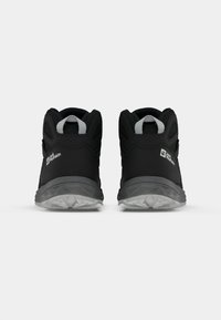 Botas de caminhada pretas com parte superior sintética, colarinho acolchoado e sola cinza texturizada. Apresenta alças de puxar e detalhe do logótipo na lateral.