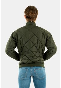 Barbour International Jachetă subțire - vert