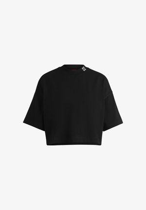 Zwarte cropped t-shirt van zacht materiaal, met een hoge halslijn en korte mouwen. "HUGO" logo in het wit gedrukt op de kraag.