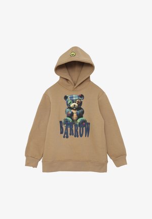 Felpa cappuccio color beige con una grafica di un peluche orsetto e la parola "BARROW" in grassetto blu. Tessuto morbido, vestibilità comoda.