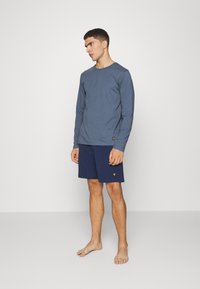 Lyle & Scott HUGO - Pijamas - china blue/peacoat