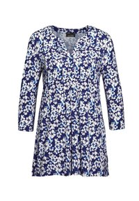 Blumenkleid mit marineblauem Hintergrund, ausgestattet mit weißen und hellblauen Blüten, Dreiviertelärmeln und einem V-Ausschnitt. Weicher Stoff mit Falten.