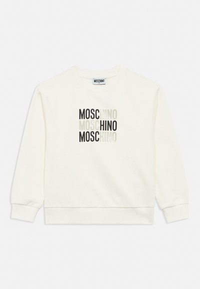 Sweatshirt blanc à col rond avec manches longues, présentant le logo MOSCHINO répété en noir et gris clair au centre devant.