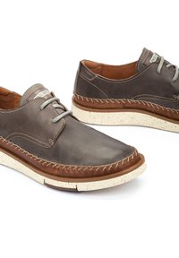 Pikolinos SAN JUAN - Zapatos con cordones - brown