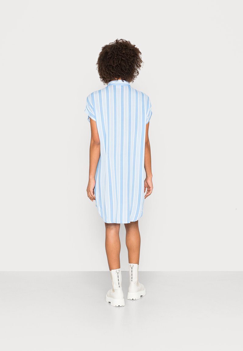 Damen Kleider | Kaffe KAHANA LONG SHIRT Hemdbluse blue/chalk stripes/blau - ZB63195 Damen Kleider | Kaffe KAHANA LONG SHIRT Hemdbluse blue/chalk stripes/blau - ZB63195