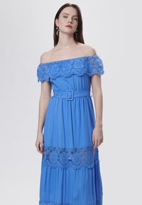 INFLUENCER BELTED - Jurk - azure