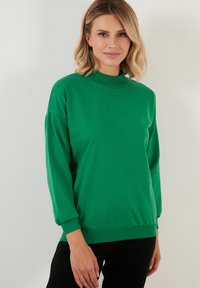LELA HIGH COLLAR  - Sportska majica - benetton