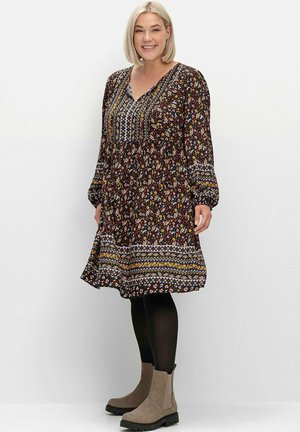 Sheego, HÄNGERCHEN - Freizeitkleid - braun gemustert