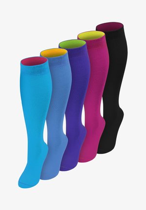 Fünf Paare knielanger Kompressionssocken in Blau, Hellblau, Lila, Magenta und Schwarz, jeweils mit kontrastfarbigem Innenbund.