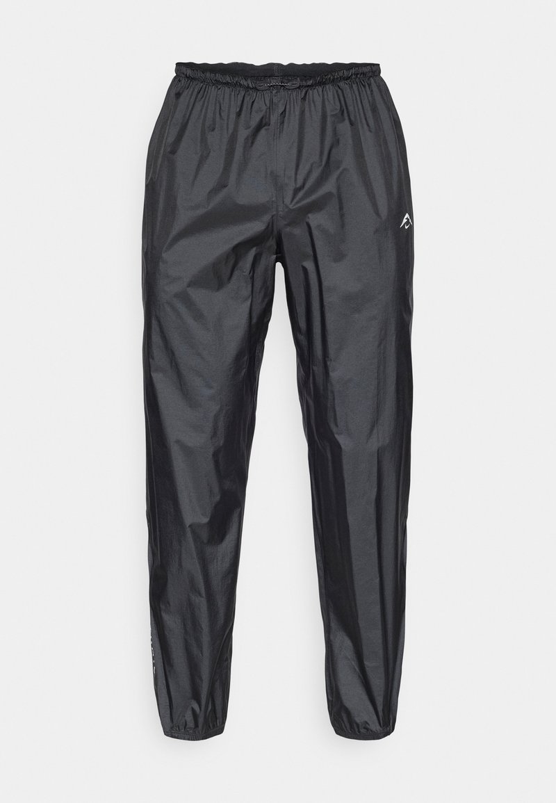 Heren zwarte waterdichte regenbroeken, gemaakt van lichtgewicht synthetisch materiaal, met een elastische tailleband en een taps toelopend ontwerp van de broekspijpen.