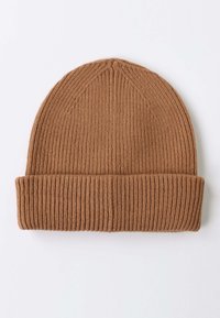 Brown knitted beanie hat with a folded ribbed cuff, featuring a smooth texture and a seamless top for a snug fit.