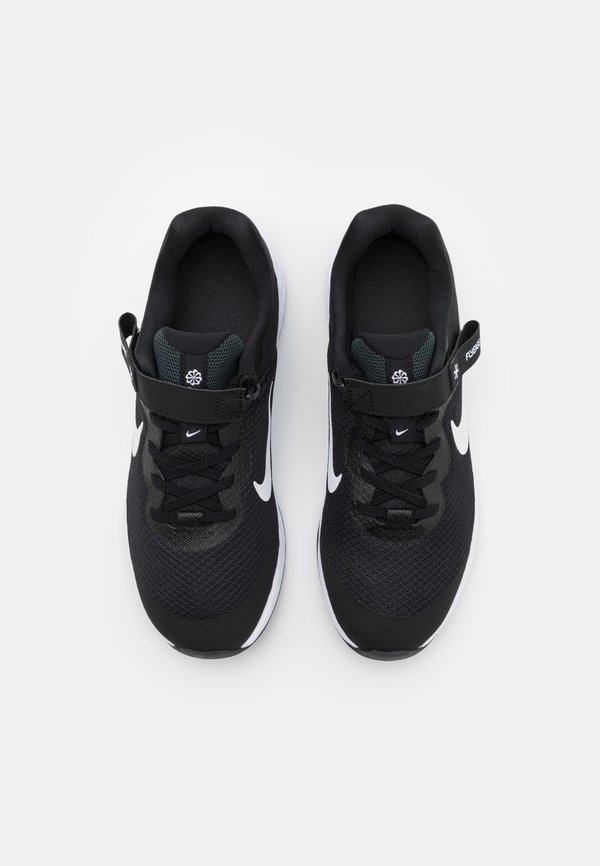 NIKE REVOLUTION 6 FLYEASE (GS – Laufschuh Straße