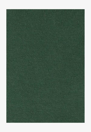 Tissu côtelé vert foncé avec une texture lisse, présentant des lignes parallèles et un motif uniforme sur toute la surface.