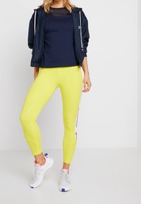 Tommy Hilfiger Camiseta estampada - dark blue