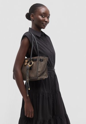 MICHAEL Michael Kors, HAMILTON TOTE CHARM - Bolso de mano - brown