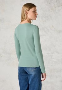 Cecil MIT RUNDHALS - Langarmshirt - grün