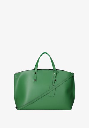 Groene leren handtas met dubbele handvatten en een afneembare schouderriem. Gladde textuur, minimalistisch ontwerp en contrasterend zwarte interieur.