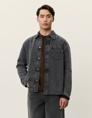 LOAN WASHED OVERSHIRT - Skjorta - grey washed denim