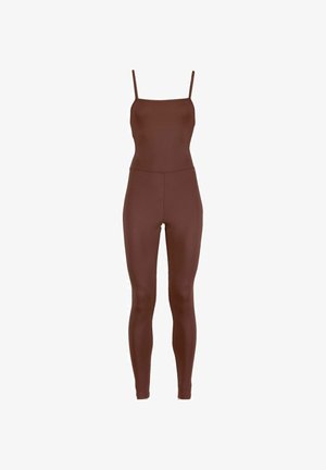 Salopetă ajustată de culoare maro cu bretele subțiri, design fără cusături și material neted, elastic pentru confort și libertate de mișcare.