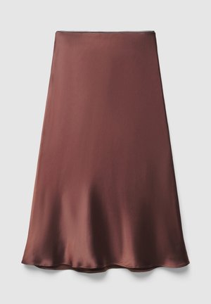 Brauner Taftrock in A-Linie mit glatter Textur und dezentem Glanz, mit einem geschwungenen Saum und einem einfachen Bund.