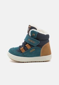 Bottes teal et marine avec des accents en tan, en matériaux suédés et textiles, un col en fourrure, des bandes Velcro et une semelle en caoutchouc texturé.