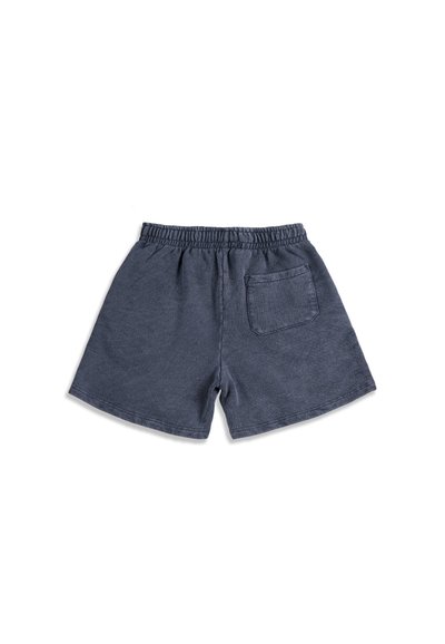 Shorts gris foncé à taille élastique avec une poche arrière, posés à plat sur un fond blanc.