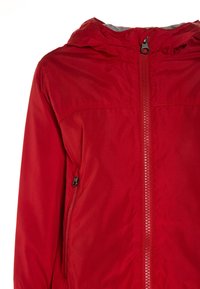 Rote Windbreaker-Jacke mit Kapuze, verfügt über einen Frontreißverschluss und eine Seitentasche. Das Material wirkt glatt und hat eine leichte Textur.