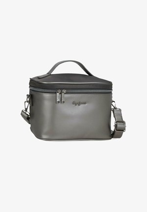 Bolso rectangular de cuero gris con doble cremallera, asa superior, correa de hombro ajustable y logotipo de Pepe Jeans en el frente.