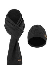 Schwarzes Strickschal- und Beanie-Set, mit einem strukturierten quadratischen Muster und einem weichen Innenfutter. Der Schal ist lang mit einem gedrehten Design; die Beanie sitzt eng.