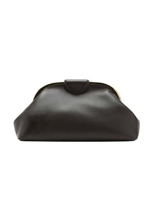 Pochette en cuir noir souple avec un cadre arrondi et une petite fermeture à languette en haut au centre.
