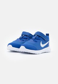 Nike Performance NIKE REVOLUTION 6 (TDV) - Sapatos para corrida em estrada - game royal/white/black