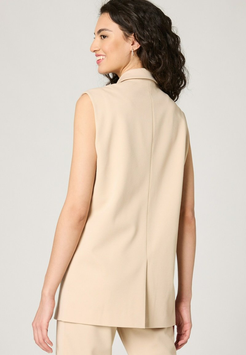 Damen Leichte Jacken | Guido Maria Kretschmer Collection KYLIE Weste hellbeige/beige - GI63797 Damen Leichte Jacken | Guido Maria Kretschmer Collection KYLIE Weste hellbeige/beige - GI63797