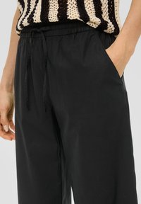 s.Oliver Pantalon classique - schwarz