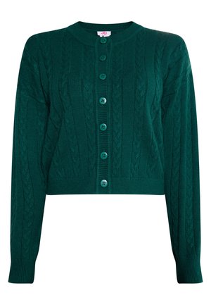 Groene gebreide cardigan met een kabelpatroon, ronde halslijn en vijf donkergroene knopen aan de voorkant; cropped ontwerp met lange mouwen.