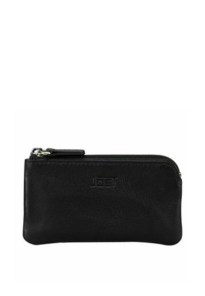 Zwart lederen etui met ritssluiting en het geperste logo "Jost" in het midden van één zijde, compact en rechthoekig van vorm.