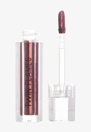 Gloss labbra in un tubo trasparente con un colore multichrome rosa-viola brillante, dotato di un applicatore morbido per un'applicazione precisa.
