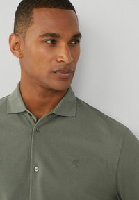 Hackett London Majica - khaki