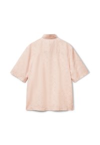 Lichtroze shirt met korte mouwen, voorzien van een gestructureerd geometrisch patroon met cirkelvormige ontwerpen en een klassieke kraag.