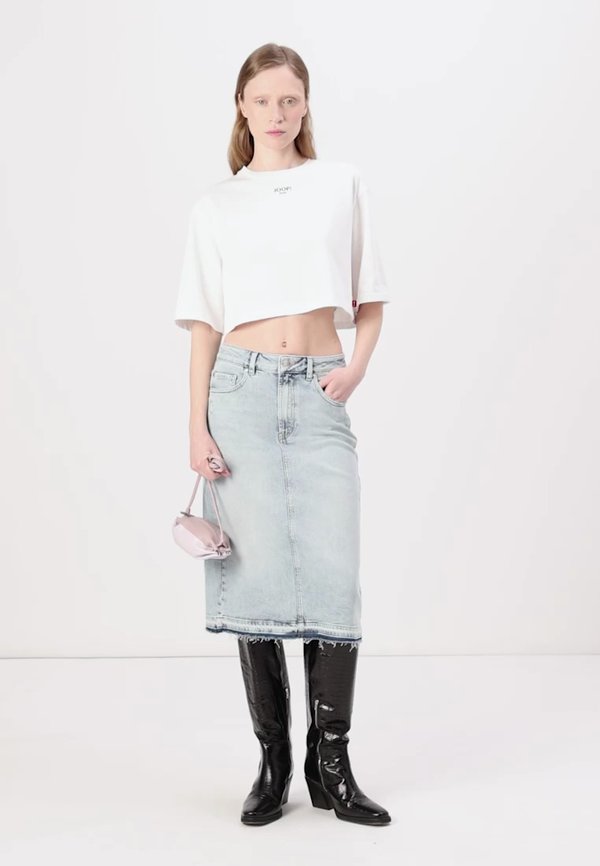 TAKY  - Basic T-shirt2